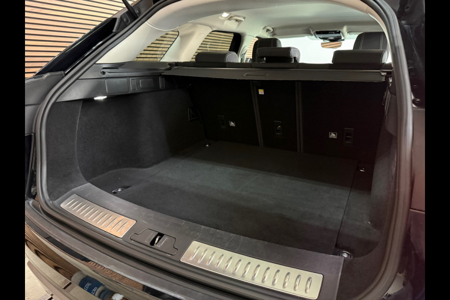 Land Rover Range Rover Velar 2.0 P250 Turbo AWD | Trekhaak | 20' inch | Camera | Alcantara