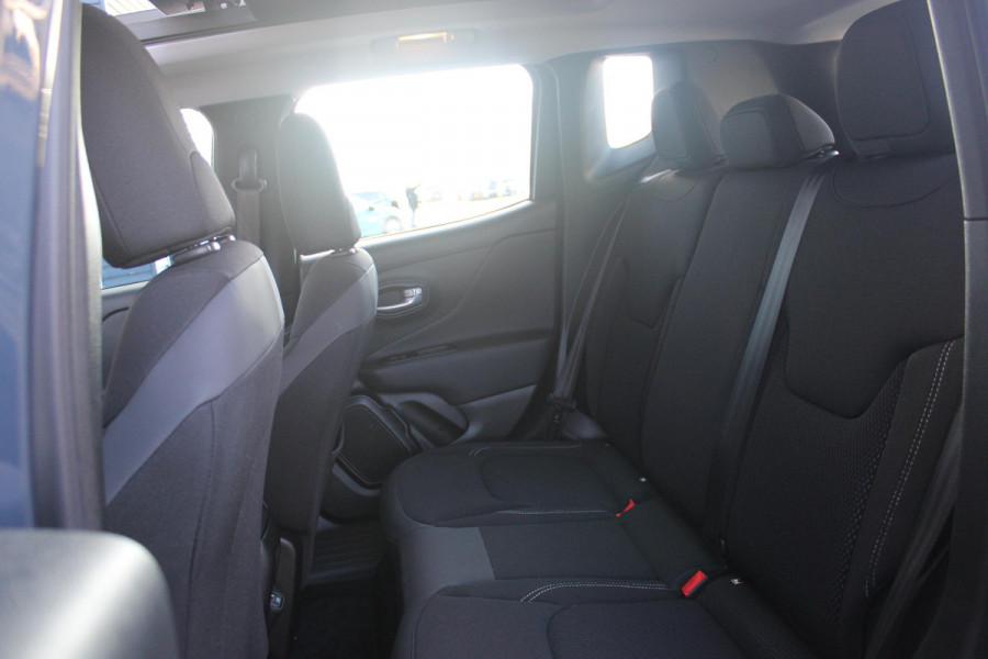 Jeep Renegade 1.5T 130PK e-Hybrid ALTITUDE | DRAADLOZE APPLE CARPLAY/ANDROID AUTO | PANORAMISCH SCHUIF/KANTEL DAK | FULL LED KOPLAMPEN | DODEHOEK DETECTIE | ADAPTIVE CRUISE CONTROL | LICHTMETALEN VELGEN 17" | ACHTERUITRIJ CAMERA | DAB+ RADIO | NAVIGATIE | PARKEERSENSOREN VOOR + ACHTER | AUTOMATISCH INPARKEREN | KEYLESS ENTRY/START | GETINTE RUITEN |
