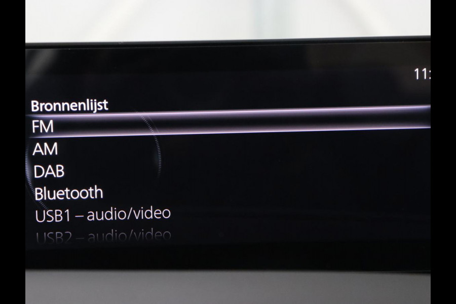 Mazda 3 2.0 e-SkyActiv-X 180 Comfort Bose | Head-Up | Stoel & stuurverwarming | Adaptive cruise | Carplay | Camera | Navigatie | Full LED | Parkeerhulp | Climate control