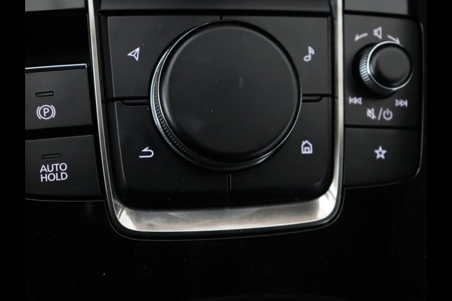 Mazda 3 2.0 e-SkyActiv-X 180 Comfort Bose | Head-Up | Stoel & stuurverwarming | Adaptive cruise | Carplay | Camera | Navigatie | Full LED | Parkeerhulp | Climate control