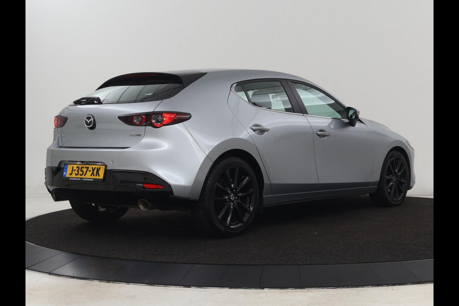 Mazda 3 2.0 e-SkyActiv-X 180 Comfort Bose | Head-Up | Stoel & stuurverwarming | Adaptive cruise | Carplay | Camera | Navigatie | Full LED | Parkeerhulp | Climate control