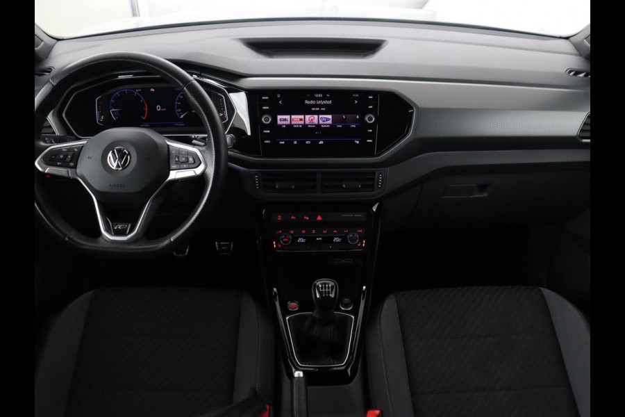 Volkswagen T-Cross 1.0 TSI R Line | Stoelverwarming | Keyless | Virtual Cockpit | Carplay | Trekhaak | Adaptive cruise | Park Assist | Full LED | Dodehoek detectie | Climate control