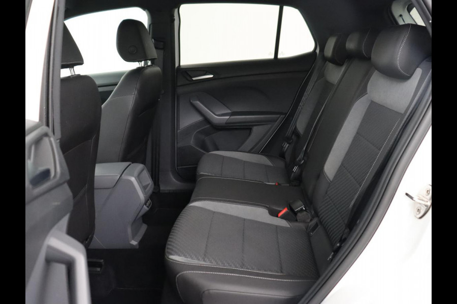 Volkswagen T-Cross 1.0 TSI R Line | Stoelverwarming | Keyless | Virtual Cockpit | Carplay | Trekhaak | Adaptive cruise | Park Assist | Full LED | Dodehoek detectie | Climate control
