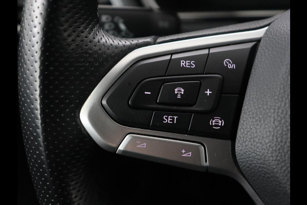 Volkswagen T-Cross 1.0 TSI R Line | Stoelverwarming | Keyless | Virtual Cockpit | Carplay | Trekhaak | Adaptive cruise | Park Assist | Full LED | Dodehoek detectie | Climate control