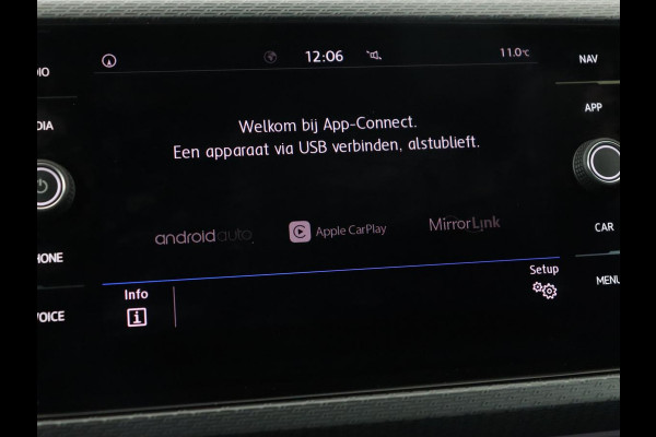 Volkswagen T-Cross 1.0 TSI R Line | Stoelverwarming | Keyless | Virtual Cockpit | Carplay | Trekhaak | Adaptive cruise | Park Assist | Full LED | Dodehoek detectie | Climate control