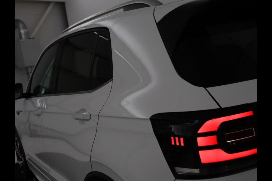 Volkswagen T-Cross 1.0 TSI R Line | Stoelverwarming | Keyless | Virtual Cockpit | Carplay | Trekhaak | Adaptive cruise | Park Assist | Full LED | Dodehoek detectie | Climate control