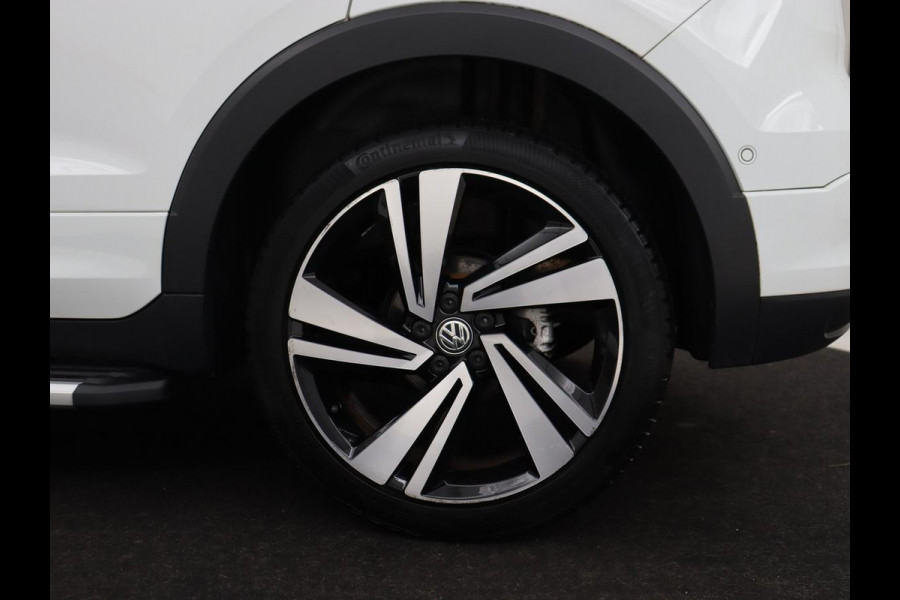 Volkswagen T-Cross 1.0 TSI R Line | Stoelverwarming | Keyless | Virtual Cockpit | Carplay | Trekhaak | Adaptive cruise | Park Assist | Full LED | Dodehoek detectie | Climate control