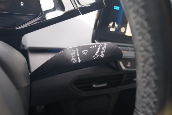 Volkswagen ID.3 First Plus 58kWh -NAVI-ECC-ACC-CAM-TREKHAAK-