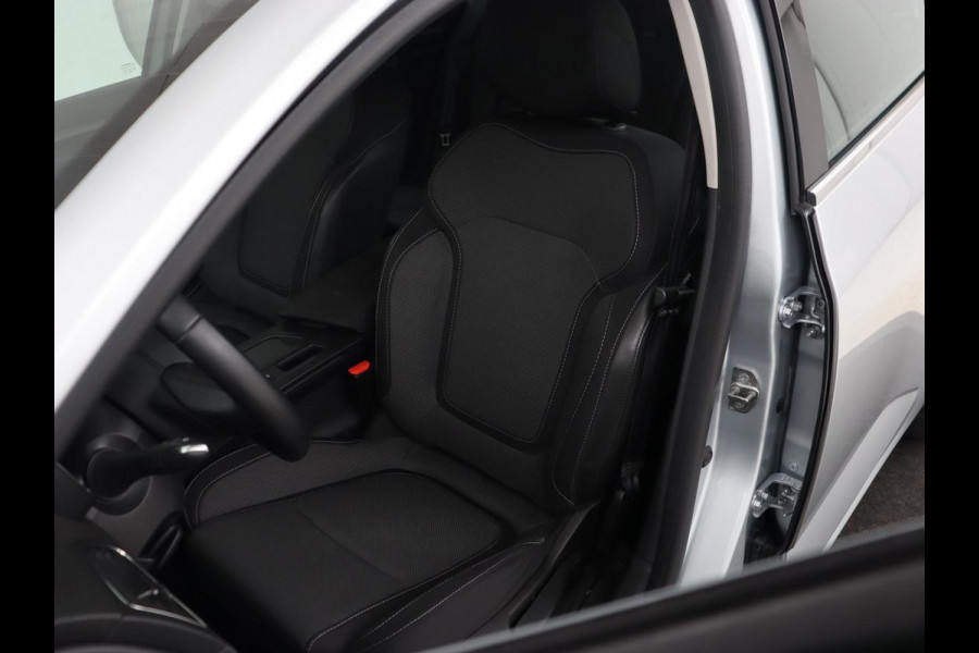 Renault Mégane 1.3 TCe140 Equilibre | Navigatie | Carplay | Keyless | Full LED | Digital Cockpit | Climate control | Parkeerhulp | Cruise control