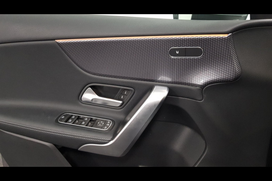 Mercedes-Benz A-Klasse 200 Automaat Progressive Premium Pack | Navigatie | Climate Control | Camera | Sfeerlichting | Parkeer sensoren | Stoelverwarming | Led | Cruise Control