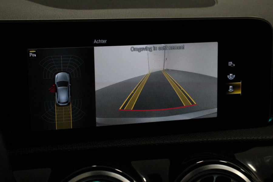 Mercedes-Benz A-Klasse 200 Automaat Progressive Premium Pack | Navigatie | Climate Control | Camera | Sfeerlichting | Parkeer sensoren | Stoelverwarming | Led | Cruise Control