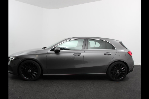 Mercedes-Benz A-Klasse 200 Automaat Progressive Premium Pack | Navigatie | Climate Control | Camera | Sfeerlichting | Parkeer sensoren | Stoelverwarming | Led | Cruise Control