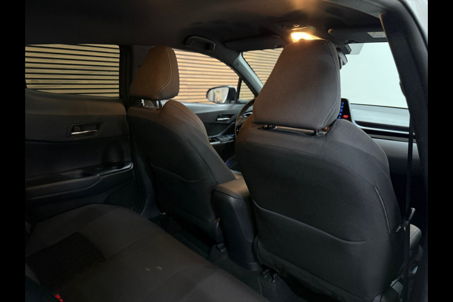 Toyota C-HR 1.8 Hybrid Business Plus | 18' inch | Camera | Carplay | LED | DAB | Adaptive Cruise Control