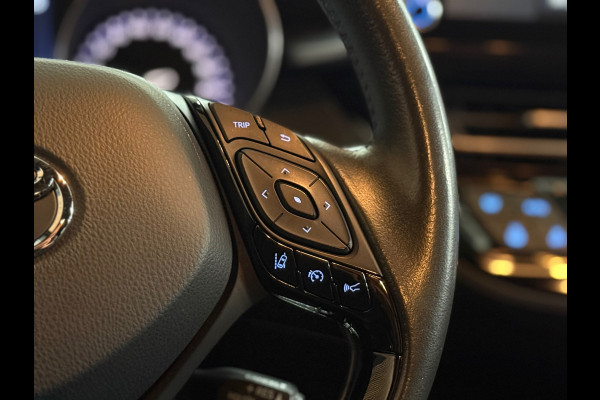 Toyota C-HR 1.8 Hybrid Business Plus | 18' inch | Camera | Carplay | LED | DAB | Adaptive Cruise Control