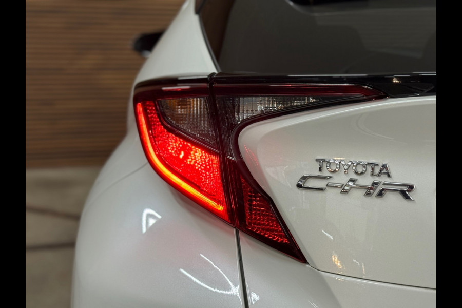 Toyota C-HR 1.8 Hybrid Business Plus | 18' inch | Camera | Carplay | LED | DAB | Adaptive Cruise Control