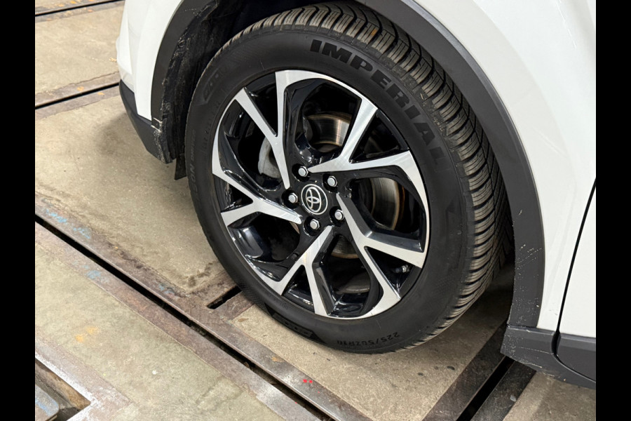 Toyota C-HR 1.8 Hybrid Business Plus | 18' inch | Camera | Carplay | LED | DAB | Adaptive Cruise Control