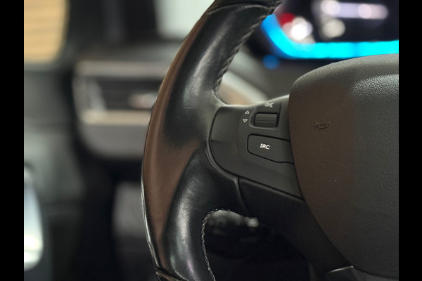 Peugeot 2008 1.2 PureTech 130 PK Allure | Half Leer | Trekhaak | 16' inch | Pano | Camera | Dealer Onderhouden