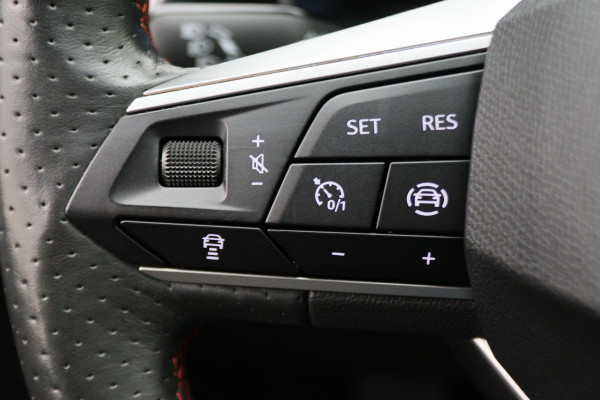 Seat Leon 1.0 TSI FR Launch Edition Virtual Cockpit, ACC, Apple Carplay, Sfeerverlichting, LED, DAB, 17"