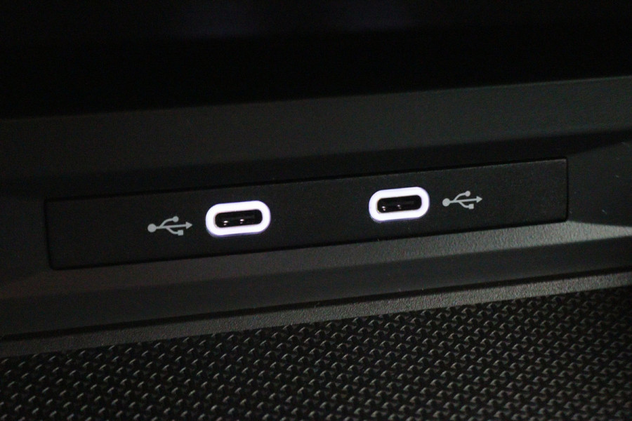 Seat Leon 1.0 TSI FR Launch Edition Virtual Cockpit, ACC, Apple Carplay, Sfeerverlichting, LED, DAB, 17"