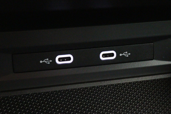 Seat Leon 1.0 TSI FR Launch Edition Virtual Cockpit, ACC, Apple Carplay, Sfeerverlichting, LED, DAB, 17"