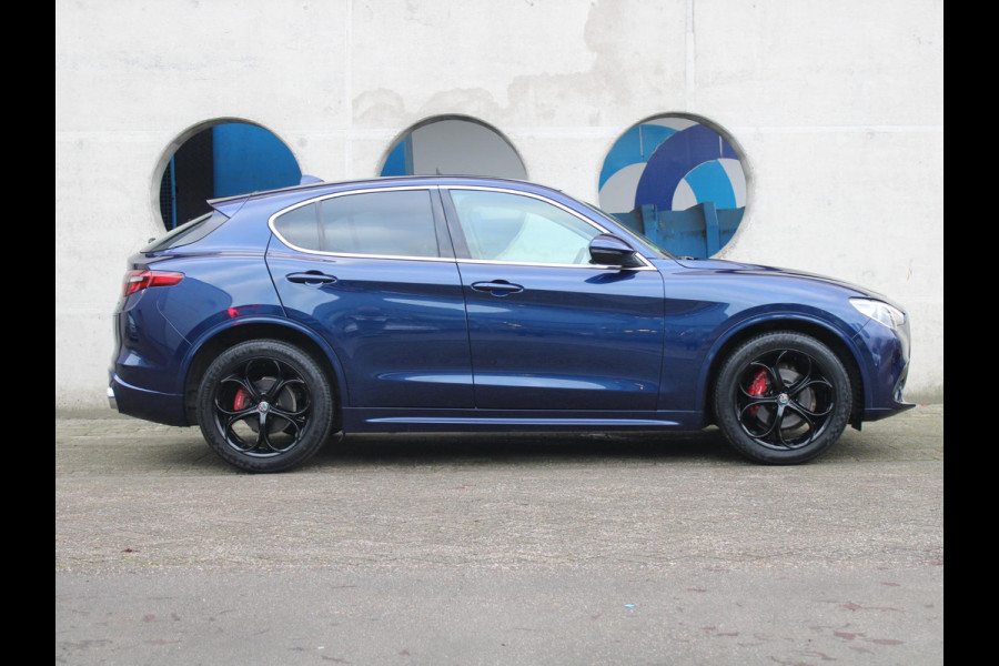 Alfa Romeo Stelvio 2.2d Super | LEDEREN BEKLEDING | 20" LICHTMETALEN VELGEN |