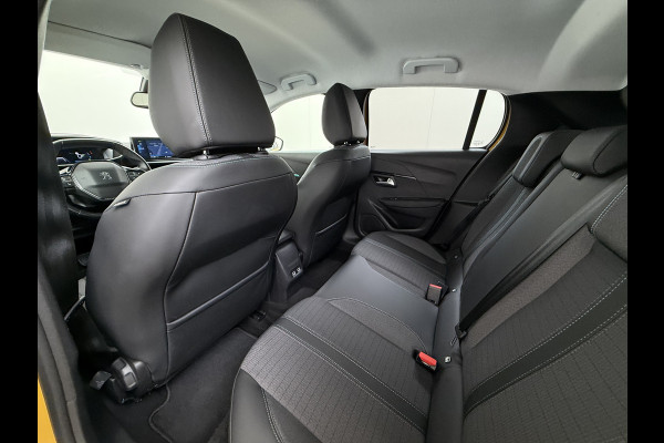Peugeot e-208 EV 50kWh Navi 360°Camera Apple Carplay Android 1/2 Leer Ecc Cruise Control Allure SOH 90% Lmv 16" Led lane Assist DAB Bluetooth Regen-Lichtsensor Isofix Keyless 1e Eigenaar Origineel Nederlandse Auto