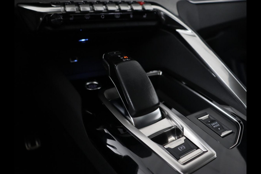 Peugeot 3008 1.6 HYbrid 225 GT Line | Panoramadak | Leder/Alcantara | Stoelverwarming | Camera | Carplay | Adaptive cruise | Navigatie | Keyless | Full LED | 19'' | Sfeerverlichting | PHEV | Plug In