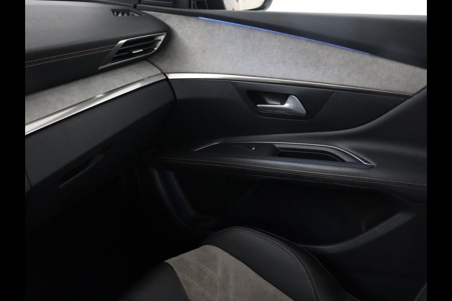 Peugeot 3008 1.6 HYbrid 225 GT Line | Panoramadak | Leder/Alcantara | Stoelverwarming | Camera | Carplay | Adaptive cruise | Navigatie | Keyless | Full LED | 19'' | Sfeerverlichting | PHEV | Plug In