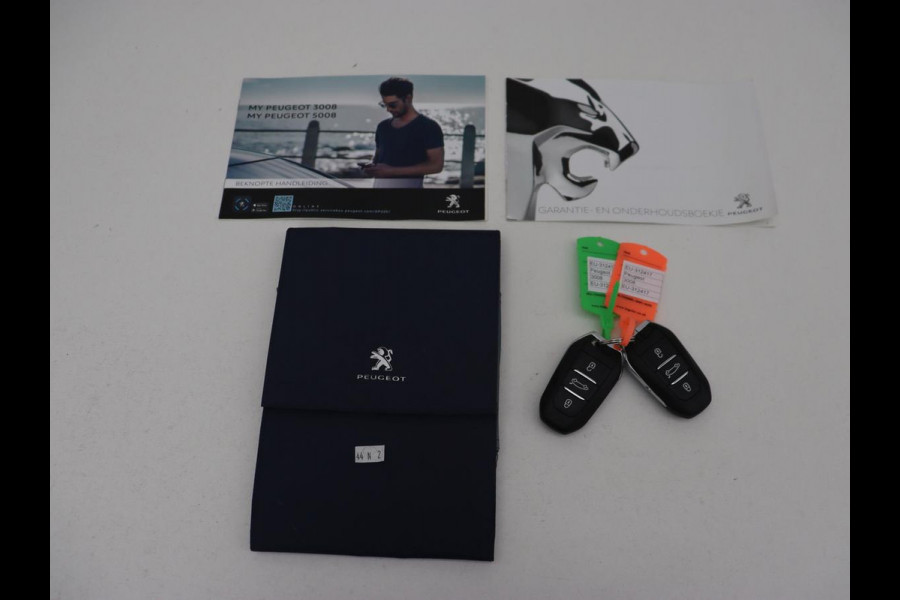 Peugeot 3008 1.6 HYbrid 225 GT Line | Panoramadak | Leder/Alcantara | Stoelverwarming | Camera | Carplay | Adaptive cruise | Navigatie | Keyless | Full LED | 19'' | Sfeerverlichting | PHEV | Plug In