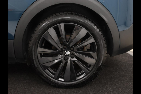 Peugeot 3008 1.6 HYbrid 225 GT Line | Panoramadak | Leder/Alcantara | Stoelverwarming | Camera | Carplay | Adaptive cruise | Navigatie | Keyless | Full LED | 19'' | Sfeerverlichting | PHEV | Plug In