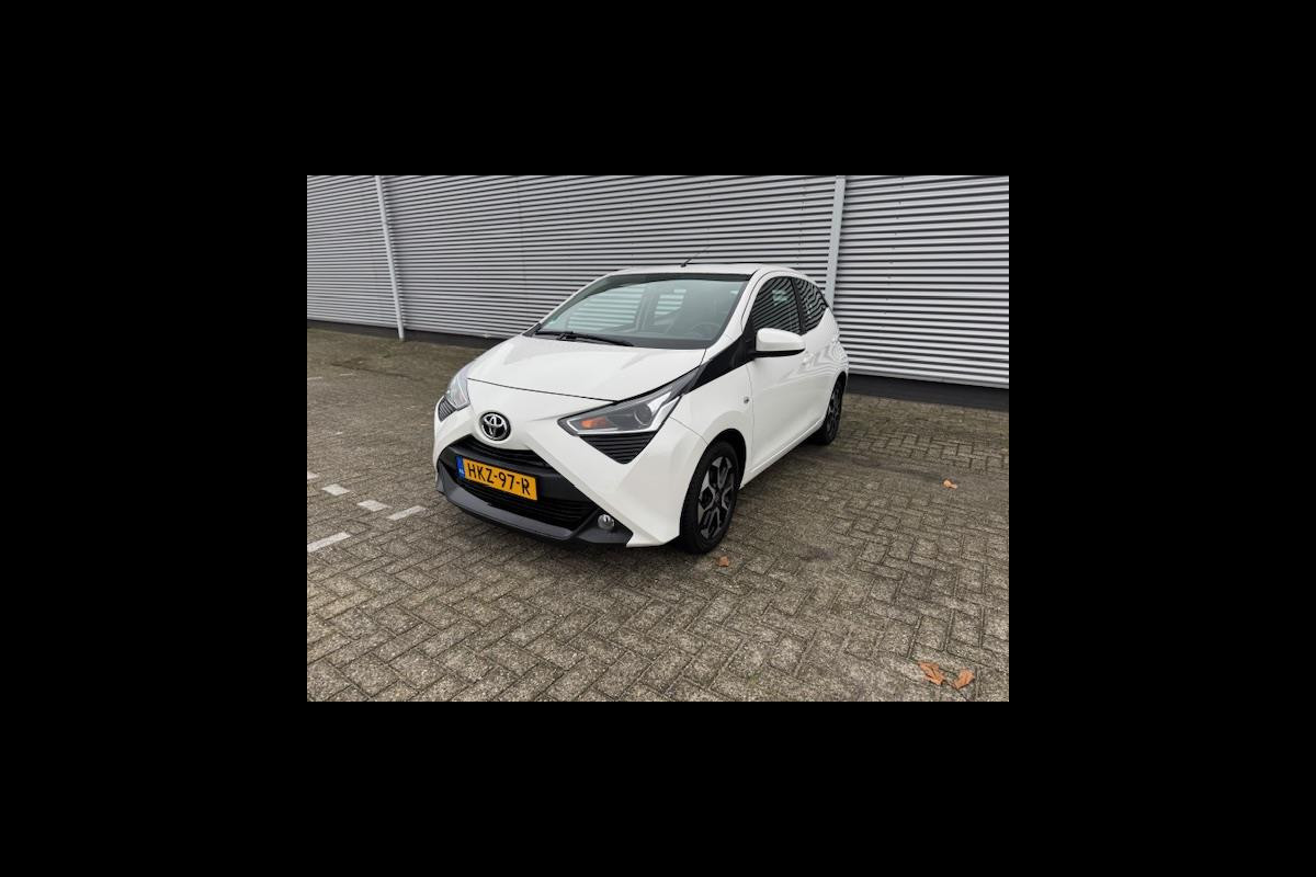 Toyota Aygo 1.0 VVT-i x-JBL,Carplay,achteruitrijcamera,airco,lm velgen