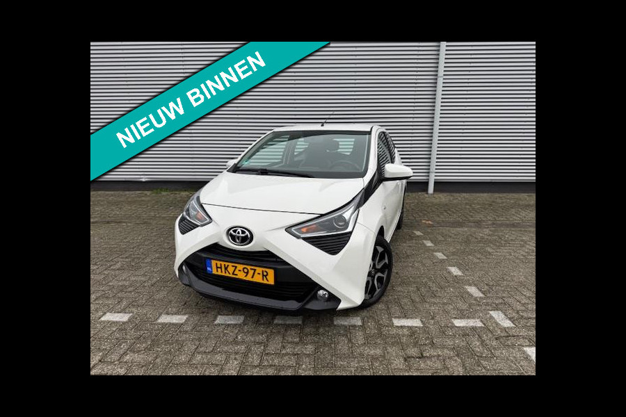 Toyota Aygo 1.0 VVT-i x-JBL,Carplay,achteruitrijcamera,airco,lm velgen