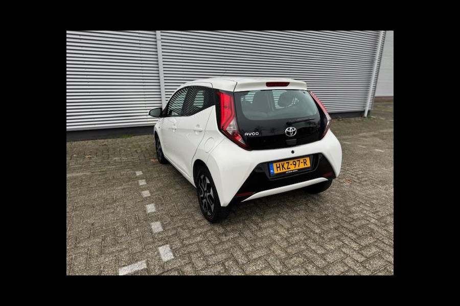 Toyota Aygo 1.0 VVT-i x-JBL,Carplay,achteruitrijcamera,airco,lm velgen