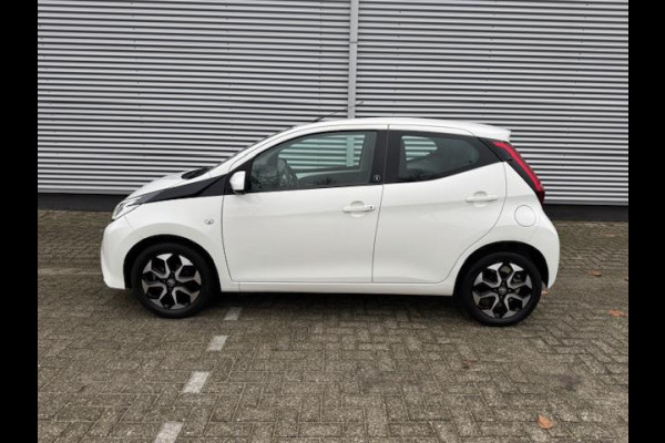 Toyota Aygo 1.0 VVT-i x-JBL,Carplay,achteruitrijcamera,airco,lm velgen