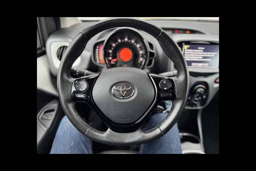 Toyota Aygo 1.0 VVT-i x-JBL,Carplay,achteruitrijcamera,airco,lm velgen