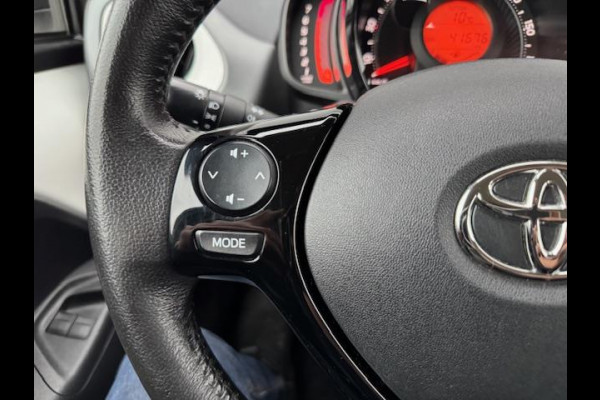 Toyota Aygo 1.0 VVT-i x-JBL,Carplay,achteruitrijcamera,airco,lm velgen