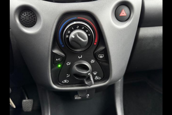 Toyota Aygo 1.0 VVT-i x-JBL,Carplay,achteruitrijcamera,airco,lm velgen