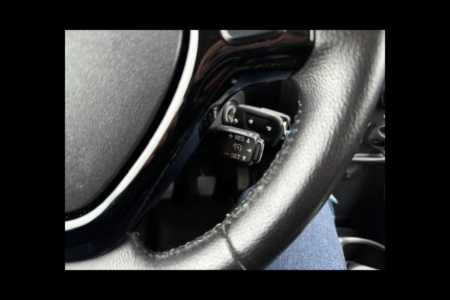 Toyota Aygo 1.0 VVT-i x-JBL,Carplay,achteruitrijcamera,airco,lm velgen