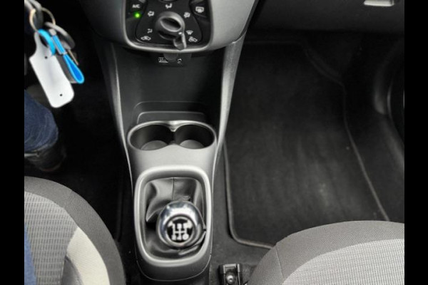 Toyota Aygo 1.0 VVT-i x-JBL,Carplay,achteruitrijcamera,airco,lm velgen