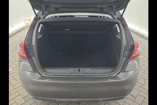 Peugeot 308 1.2 PureTech Executive | Panorama | Navi | Camera |