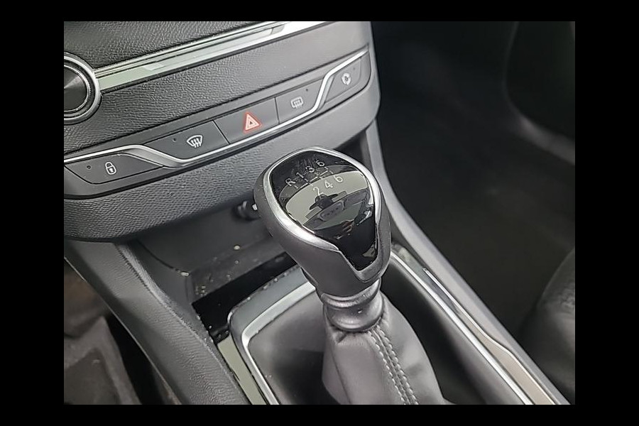 Peugeot 308 1.2 PureTech Executive | Panorama | Navi | Camera |