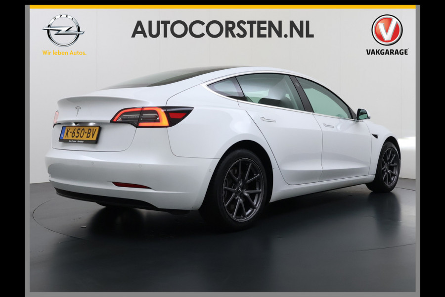 Tesla Model 3 SR Plus 325PK Lmv 18" AutoPilot FSD-3 Leder Pano-dak Adaptive-Cruise Camera's Elektr.-Stuur+Stoelen+Spiegels+Geheugen+Easy-Entry Navi LED Comfortstoelen ACC DAB Voorverwarmen interieur via App Keyless One-Pedal-Drive 1e Eigenaar Origineel Nederlandse Auto