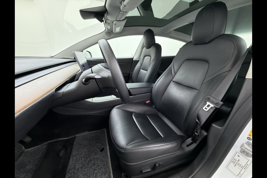 Tesla Model 3 SR Plus 325PK Lmv 18" AutoPilot FSD-3 Leder Pano-dak Adaptive-Cruise Camera's Elektr.-Stuur+Stoelen+Spiegels+Geheugen+Easy-Entry Navi LED Comfortstoelen ACC DAB Voorverwarmen interieur via App Keyless One-Pedal-Drive 1e Eigenaar Origineel Nederlandse Auto