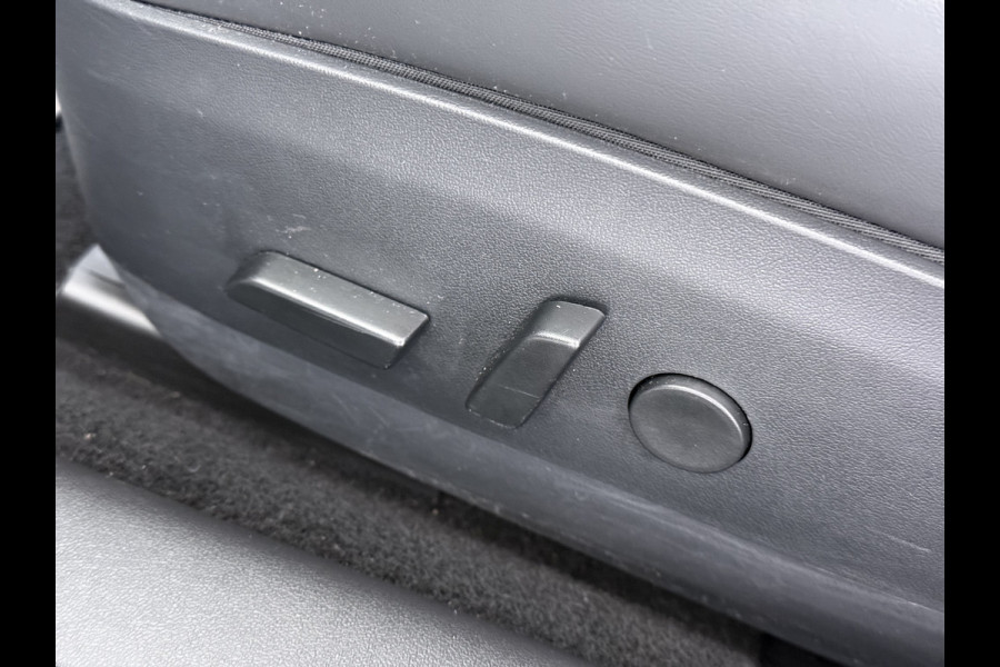 Tesla Model 3 SR Plus 325PK Lmv 18" AutoPilot FSD-3 Leder Pano-dak Adaptive-Cruise Camera's Elektr.-Stuur+Stoelen+Spiegels+Geheugen+Easy-Entry Navi LED Comfortstoelen ACC DAB Voorverwarmen interieur via App Keyless One-Pedal-Drive 1e Eigenaar Origineel Nederlandse Auto