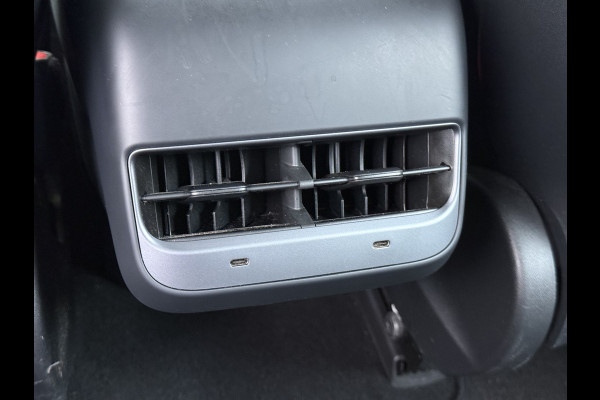 Tesla Model 3 SR Plus 325PK Lmv 18" AutoPilot FSD-3 Leder Pano-dak Adaptive-Cruise Camera's Elektr.-Stuur+Stoelen+Spiegels+Geheugen+Easy-Entry Navi LED Comfortstoelen ACC DAB Voorverwarmen interieur via App Keyless One-Pedal-Drive 1e Eigenaar Origineel Nederlandse Auto