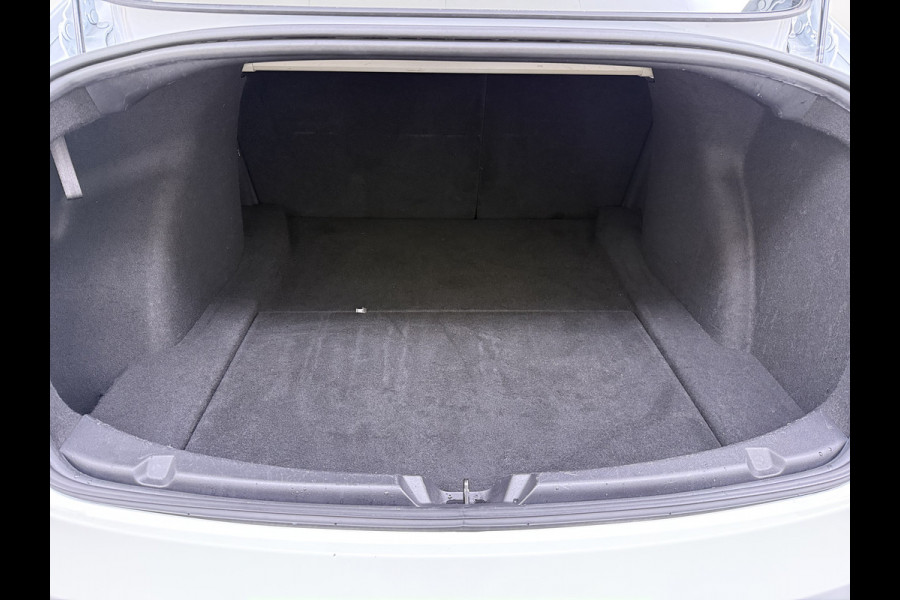 Tesla Model 3 SR Plus 325PK Lmv 18" AutoPilot FSD-3 Leder Pano-dak Adaptive-Cruise Camera's Elektr.-Stuur+Stoelen+Spiegels+Geheugen+Easy-Entry Navi LED Comfortstoelen ACC DAB Voorverwarmen interieur via App Keyless One-Pedal-Drive 1e Eigenaar Origineel Nederlandse Auto