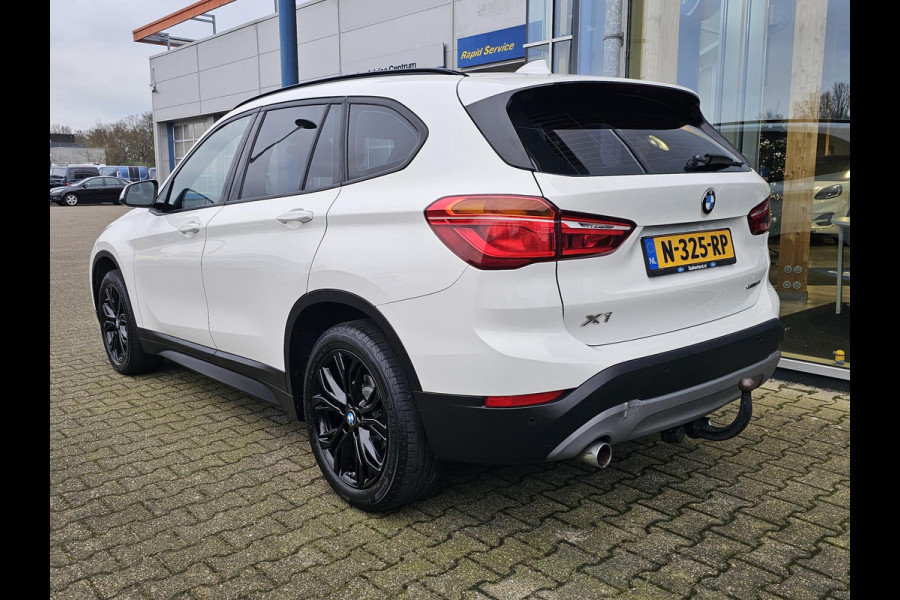 BMW X1 sDrive18i | Trekhaak | Lederen Bekleding | Panoramadak | Cruise Control | Climate Control | 1.700 kg trekgewicht!