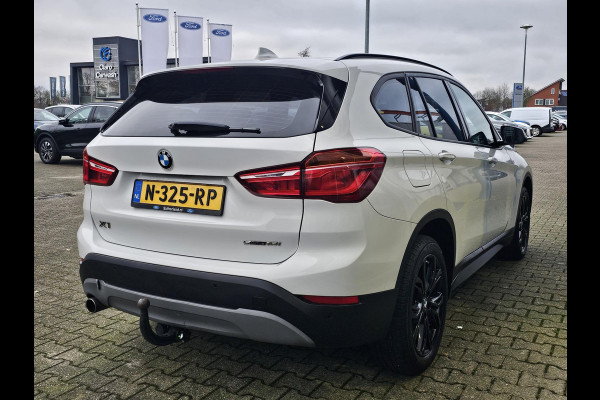BMW X1 sDrive18i | Trekhaak | Lederen Bekleding | Panoramadak | Cruise Control | Climate Control | 1.700 kg trekgewicht!