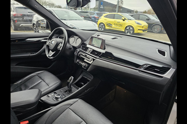 BMW X1 sDrive18i | Trekhaak | Lederen Bekleding | Panoramadak | Cruise Control | Climate Control | 1.700 kg trekgewicht!