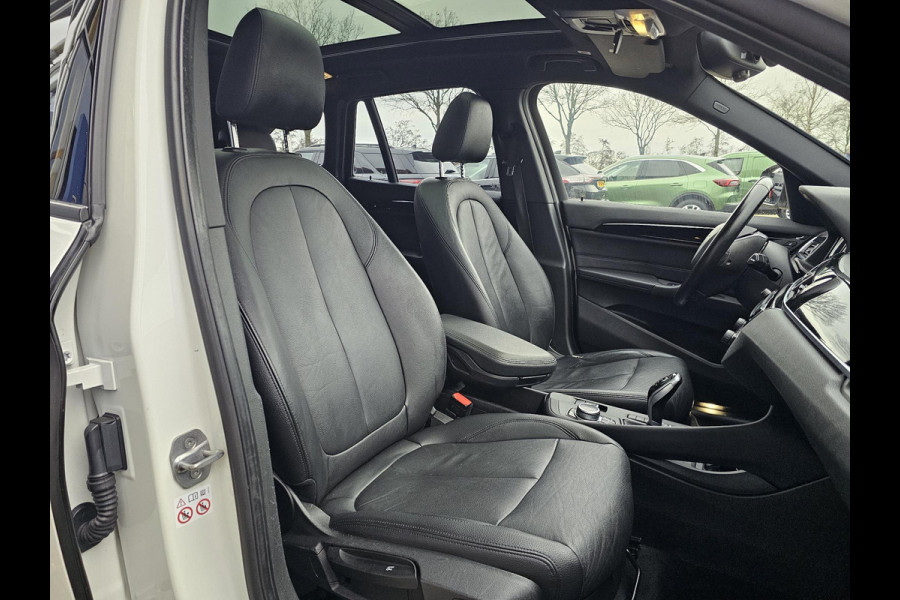 BMW X1 sDrive18i | Trekhaak | Lederen Bekleding | Panoramadak | Cruise Control | Climate Control | 1.700 kg trekgewicht!